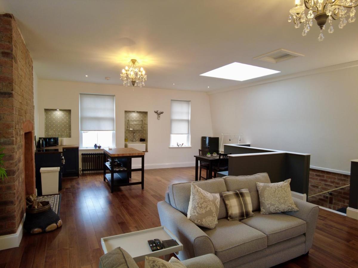 The Bards Loft, Large Studio Apartment 에어 외부 사진
